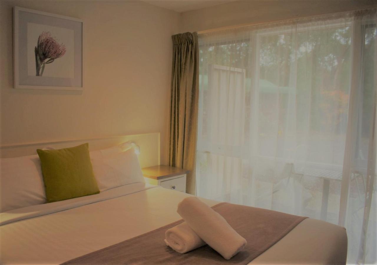Sanctuary House Resort Motel ฮีลส์วิลล์ ภายนอก รูปภาพ