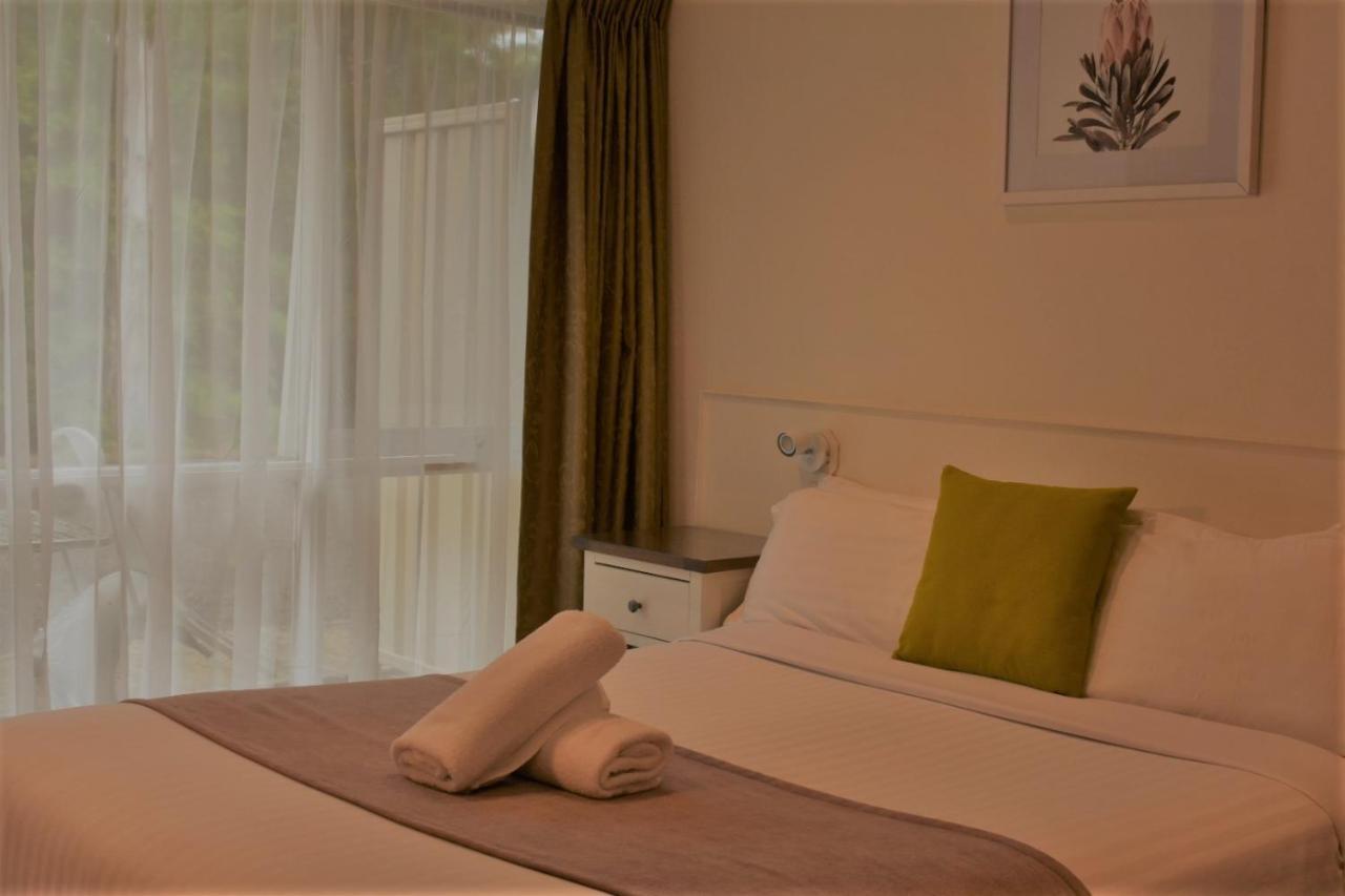 Sanctuary House Resort Motel ฮีลส์วิลล์ ภายนอก รูปภาพ
