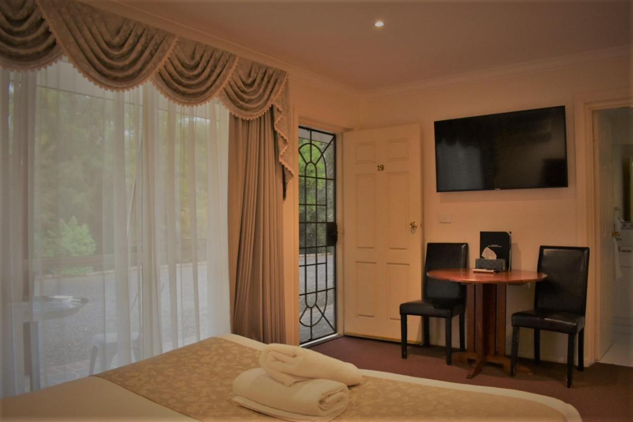 Sanctuary House Resort Motel ฮีลส์วิลล์ ภายนอก รูปภาพ