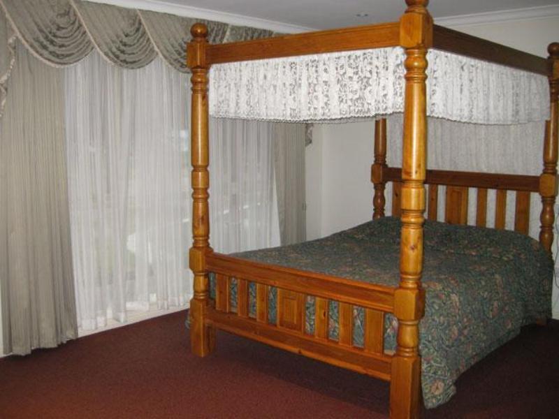 Sanctuary House Resort Motel ฮีลส์วิลล์ ภายนอก รูปภาพ